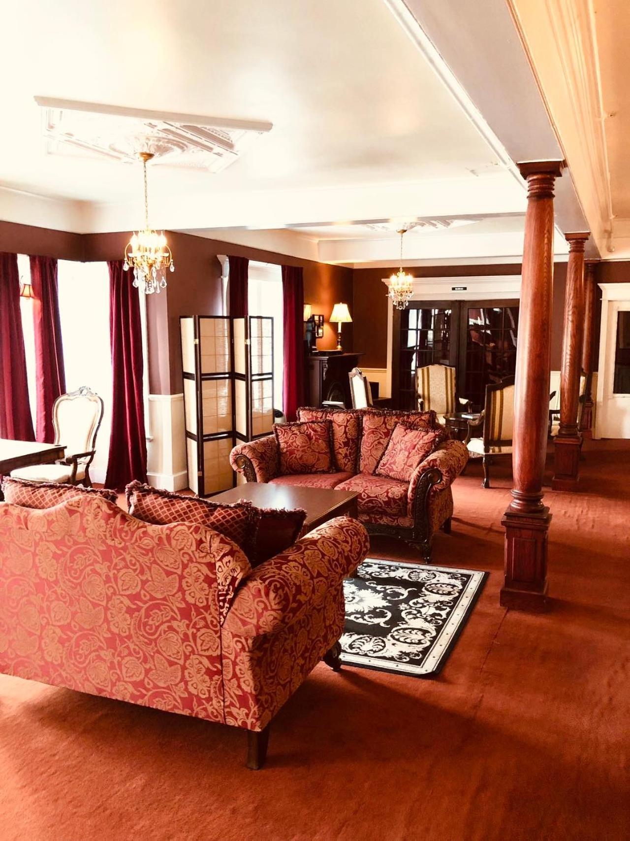 Le Chateau Du Hotel Magog